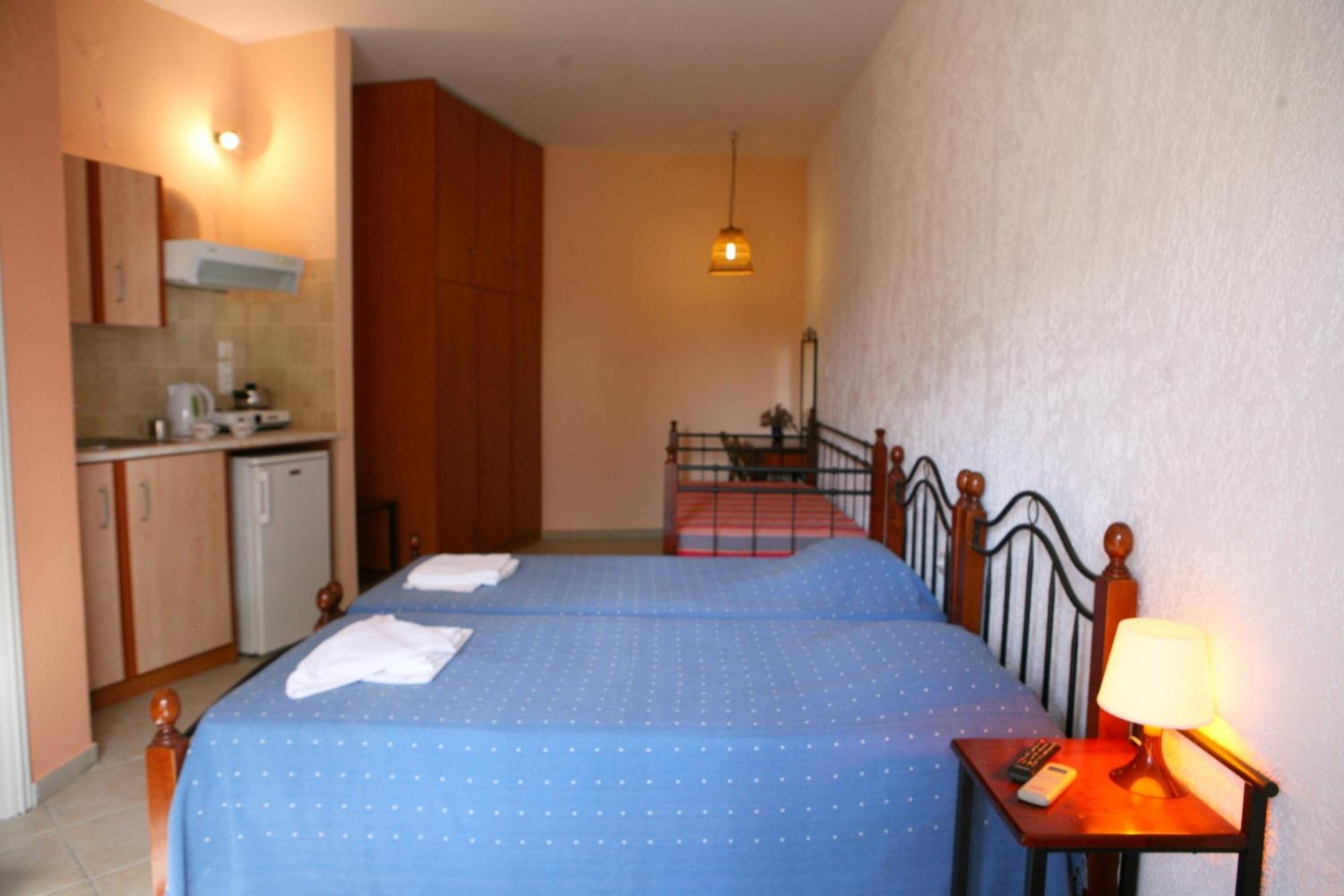 9 Musses Hotel Apartments Skala Mistegnon Kamer foto
