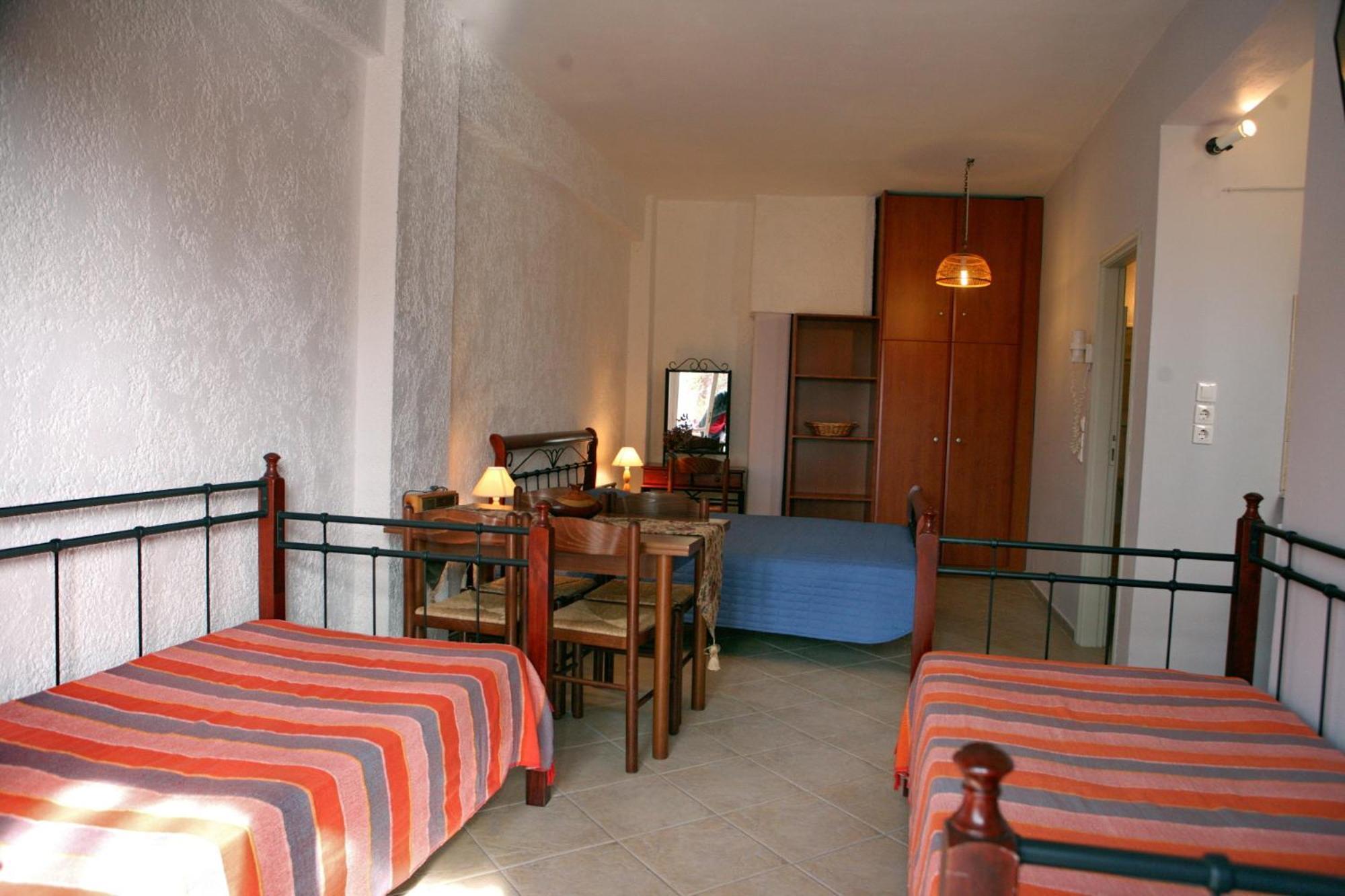 9 Musses Hotel Apartments Skala Mistegnon Buitenkant foto