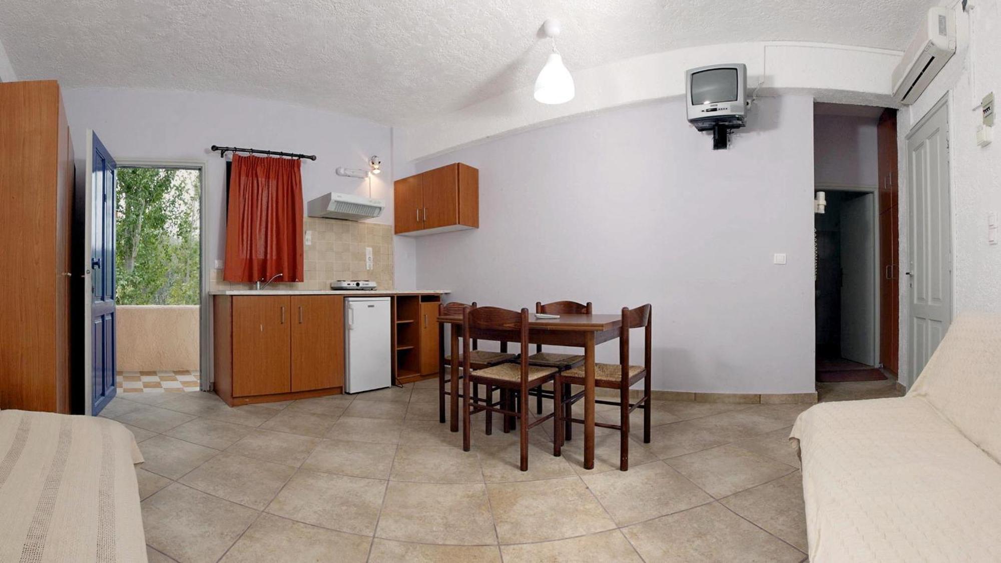 9 Musses Hotel Apartments Skala Mistegnon Kamer foto